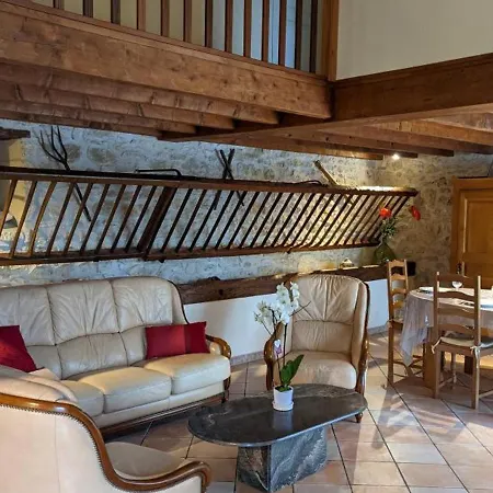 Holiday home Chateaubernard, 4 Pieces, 7 Personnes - Fr-1-653-142 Chateaubernard