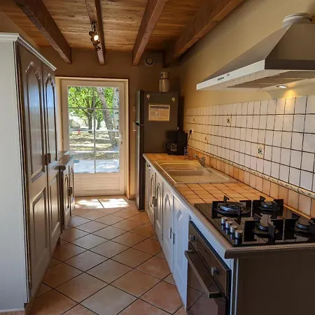 Chateaubernard, 4 Pieces, 7 Personnes - Fr-1-653-142 Holiday home *