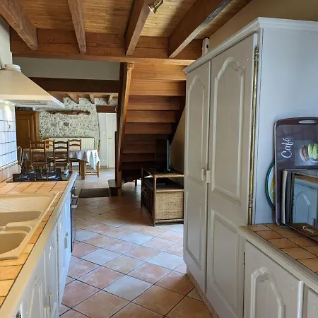 Chateaubernard, 4 Pieces, 7 Personnes - Fr-1-653-142 Holiday home