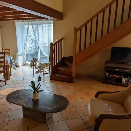 Chateaubernard, 4 Pieces, 7 Personnes - Fr-1-653-142 Holiday home *