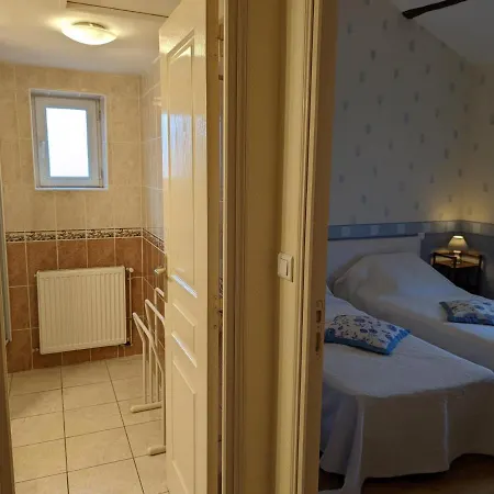 Holiday home Chateaubernard, 4 Pieces, 7 Personnes - Fr-1-653-142 *